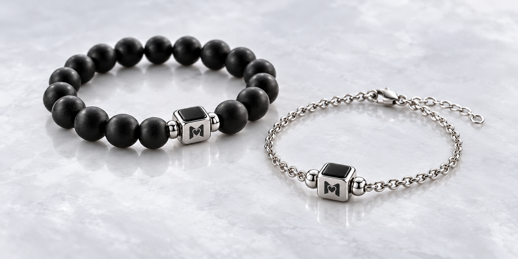 Moments Set mit schwarzem Perlenarmband und feiner Silberkette, beide mit würfelförmigem Mittelstück